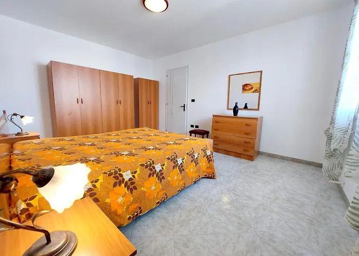 Per 5/ 6 Persone Vicinissimo Al Mare Nyaraló